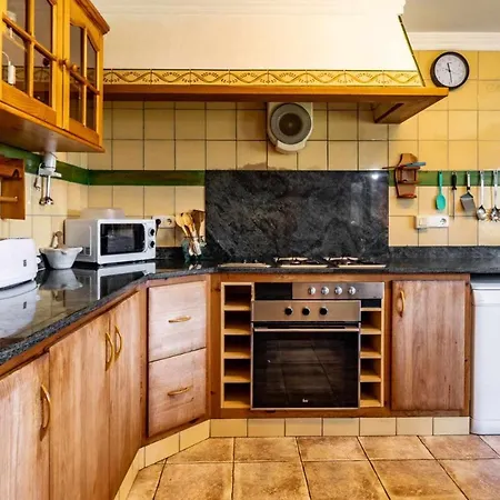 Salva En Magnifico Entorno Natural Girona