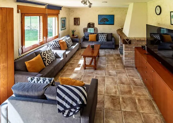 Salva En Magnifico Entorno Natural Girona