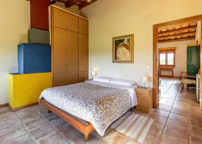 Salva En Magnifico Entorno Natural Girona